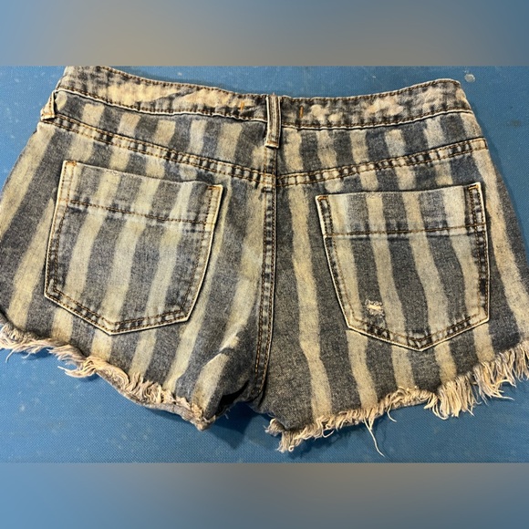 Free People Jean stripe Shorts Sz. 28 summer beach - Picture 2 of 3
